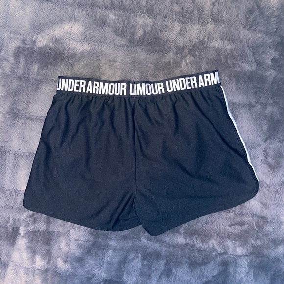 Under Armour Athletic Shorts - Picture 2 of 3
